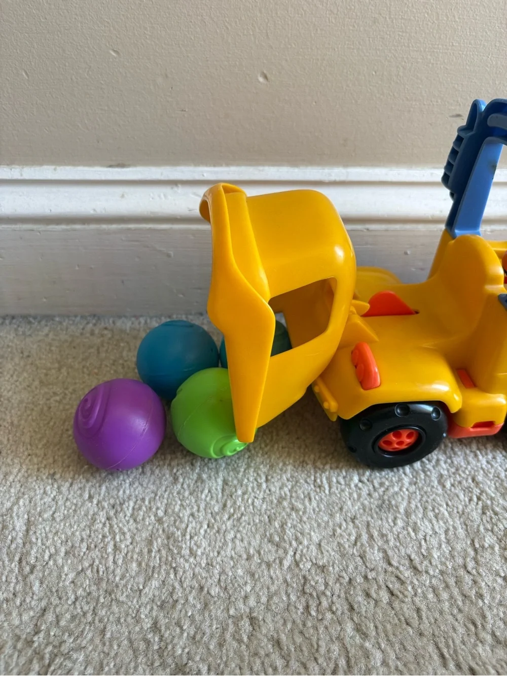 Fisher price little people dump truck with figurine and play balls